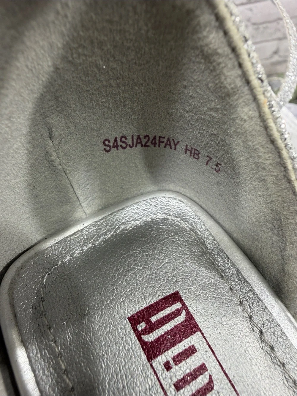 IDIFU “Fay” Silver Sparkle Square Toe Stack Heel Fashion Sandals WMS 7.5M 🩶 EUC